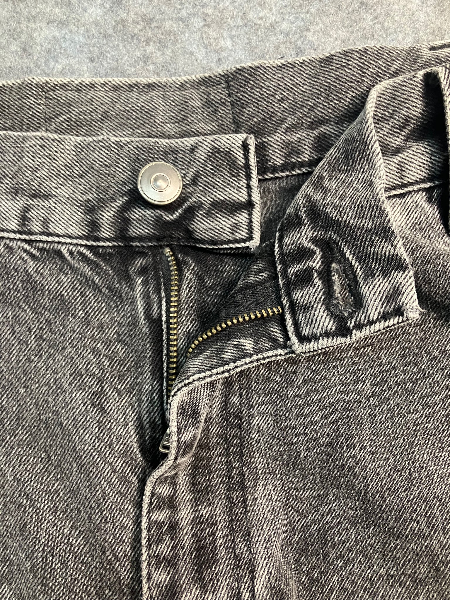 black y2k baggy jeans