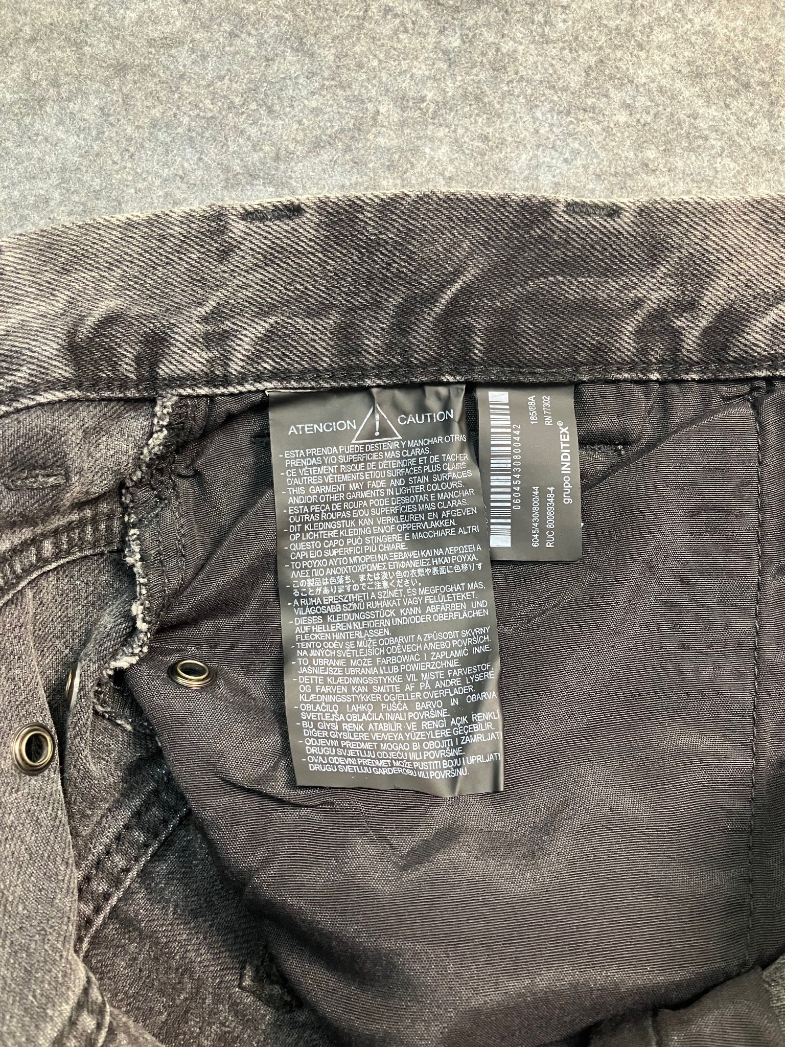 black y2k baggy jeans