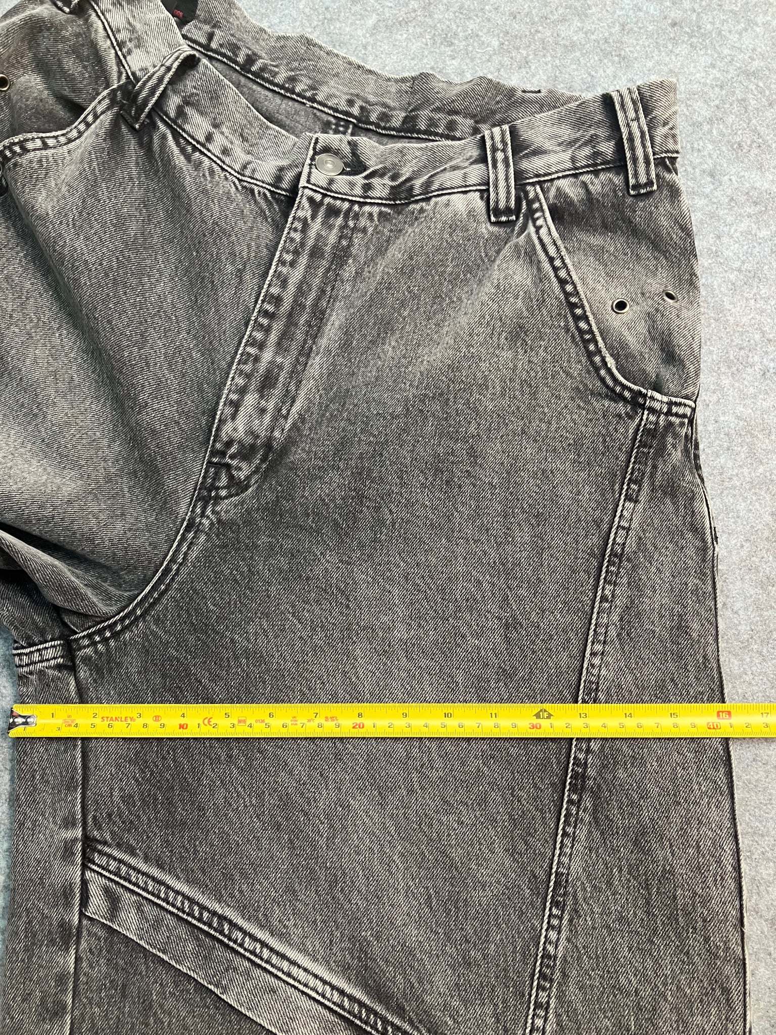 black y2k baggy jeans