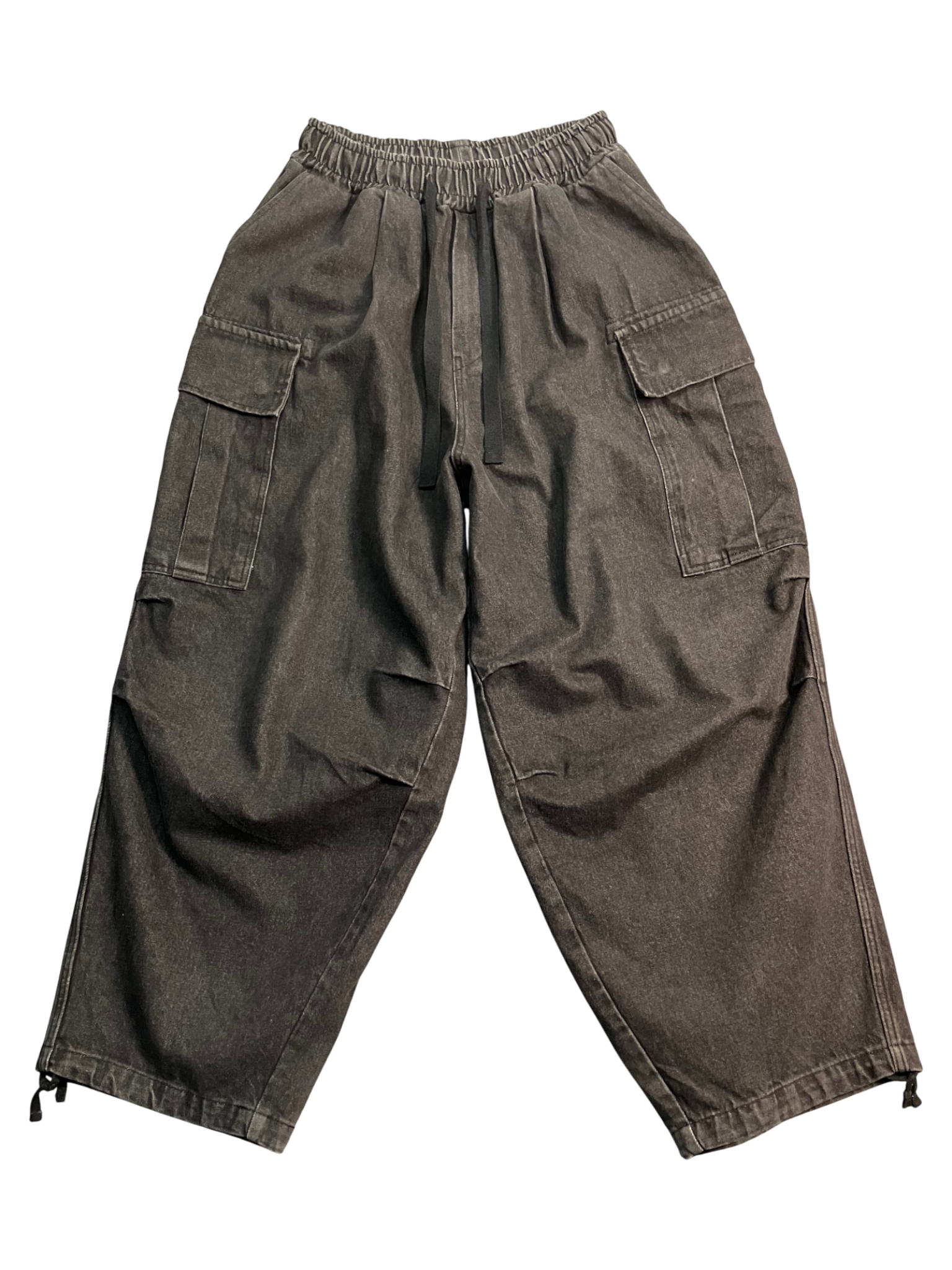 black cargo balloon jeans