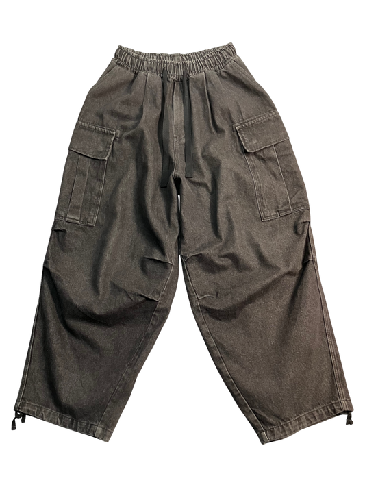 black cargo balloon jeans