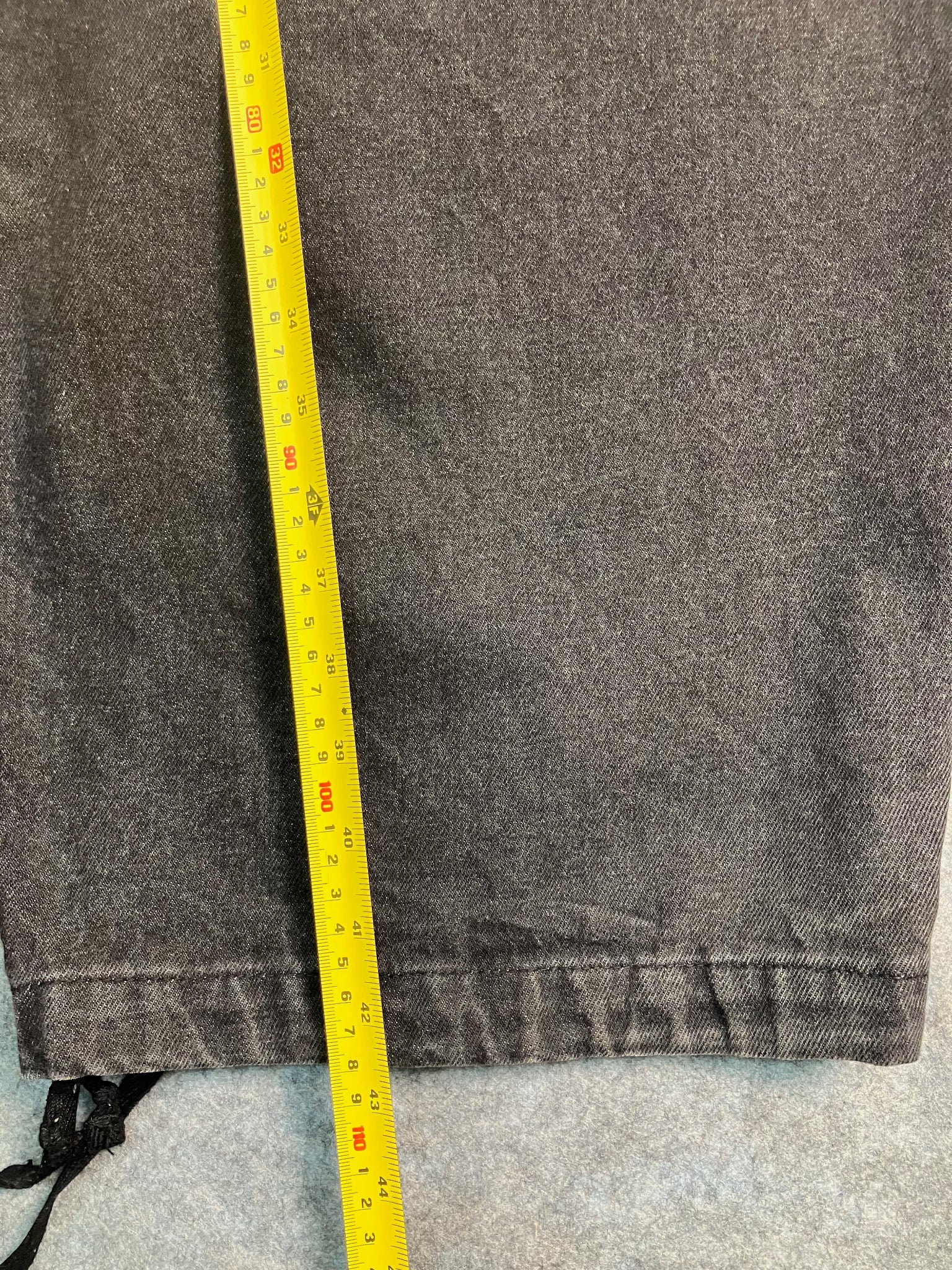 black cargo balloon jeans