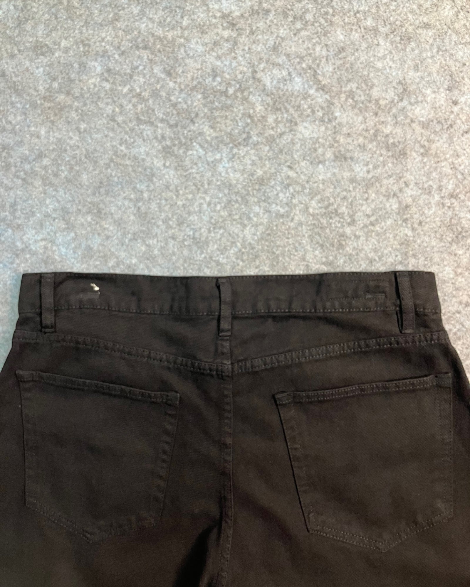 black medium balloon jeans