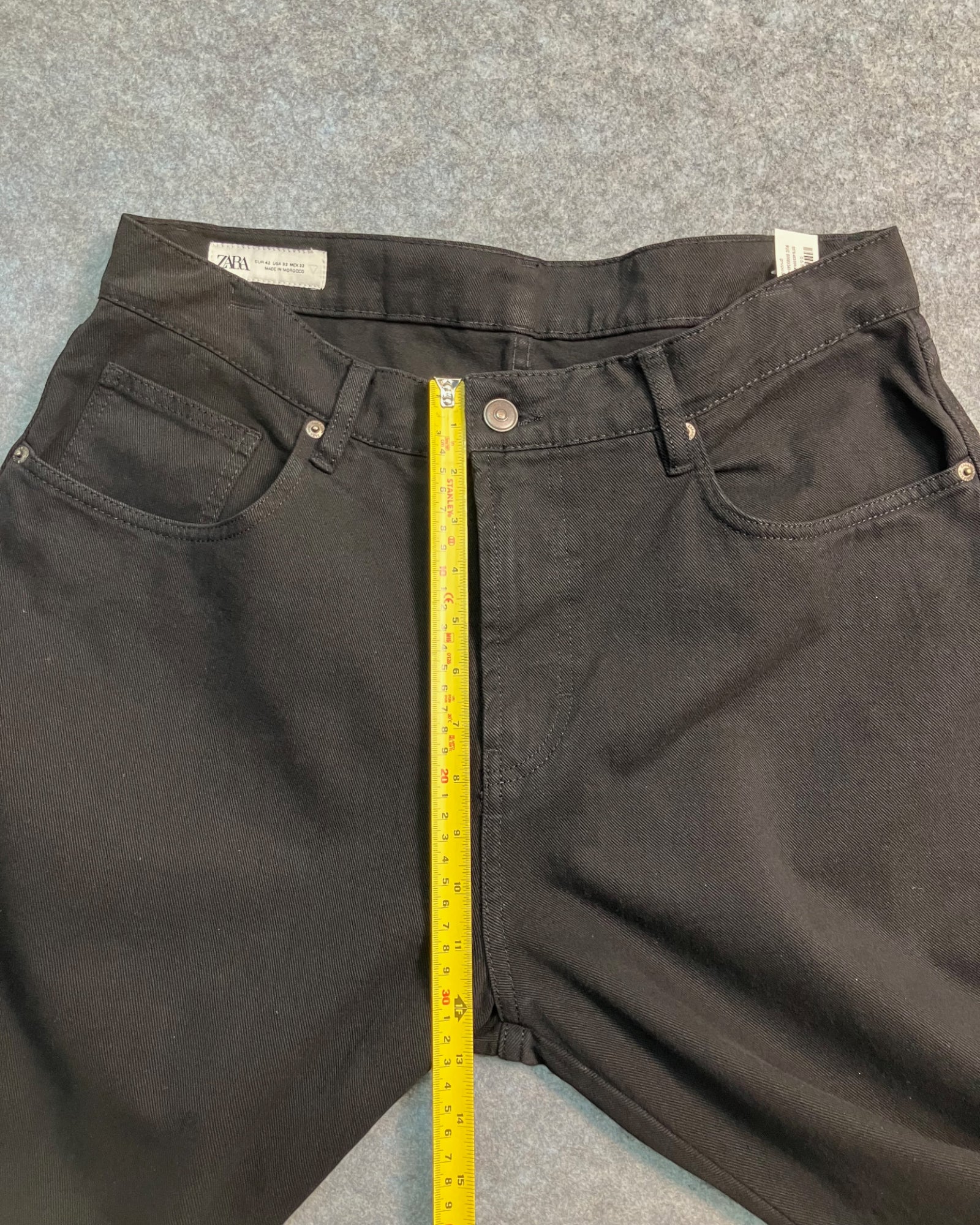 black medium balloon jeans