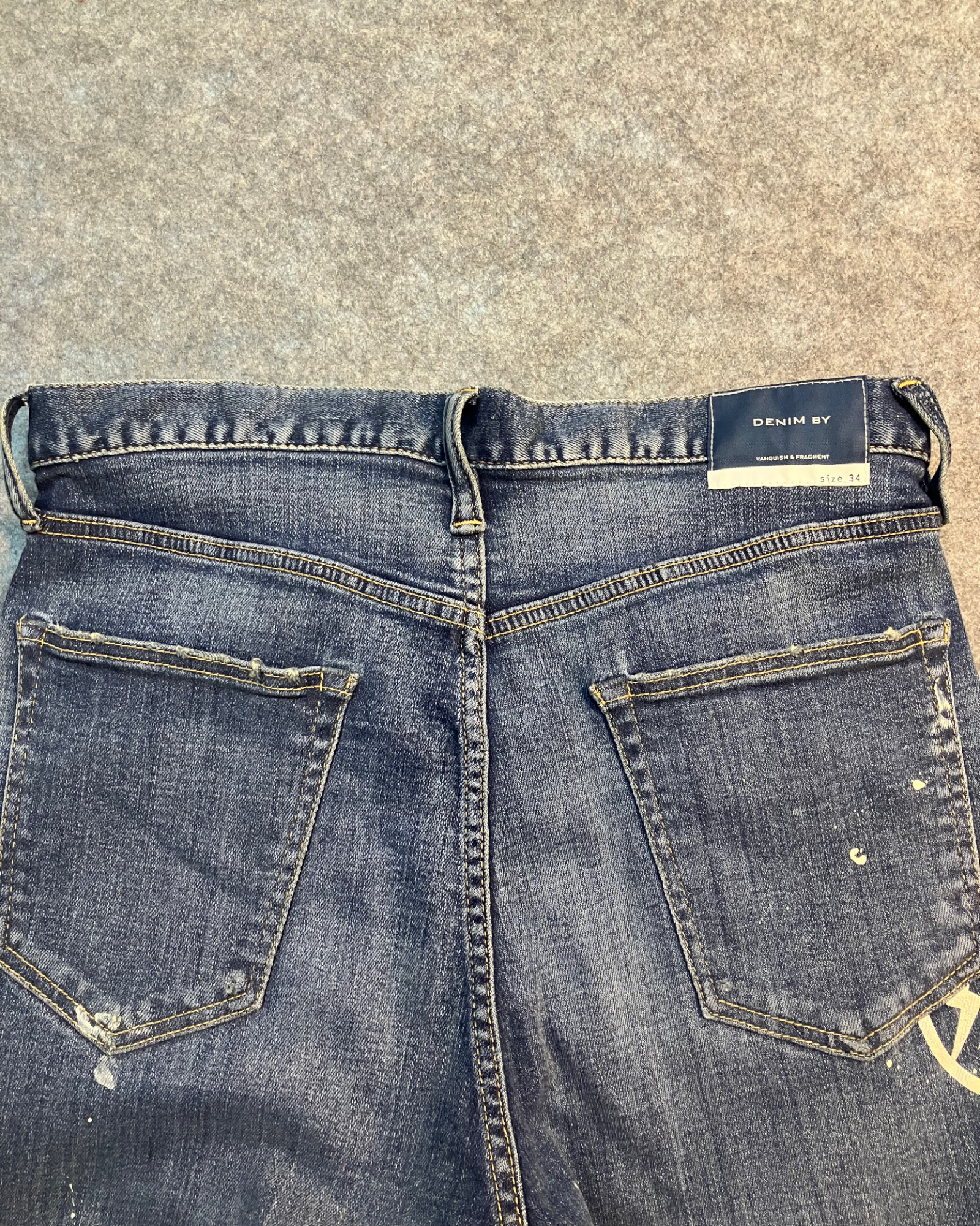 blue distressed skinny jeans