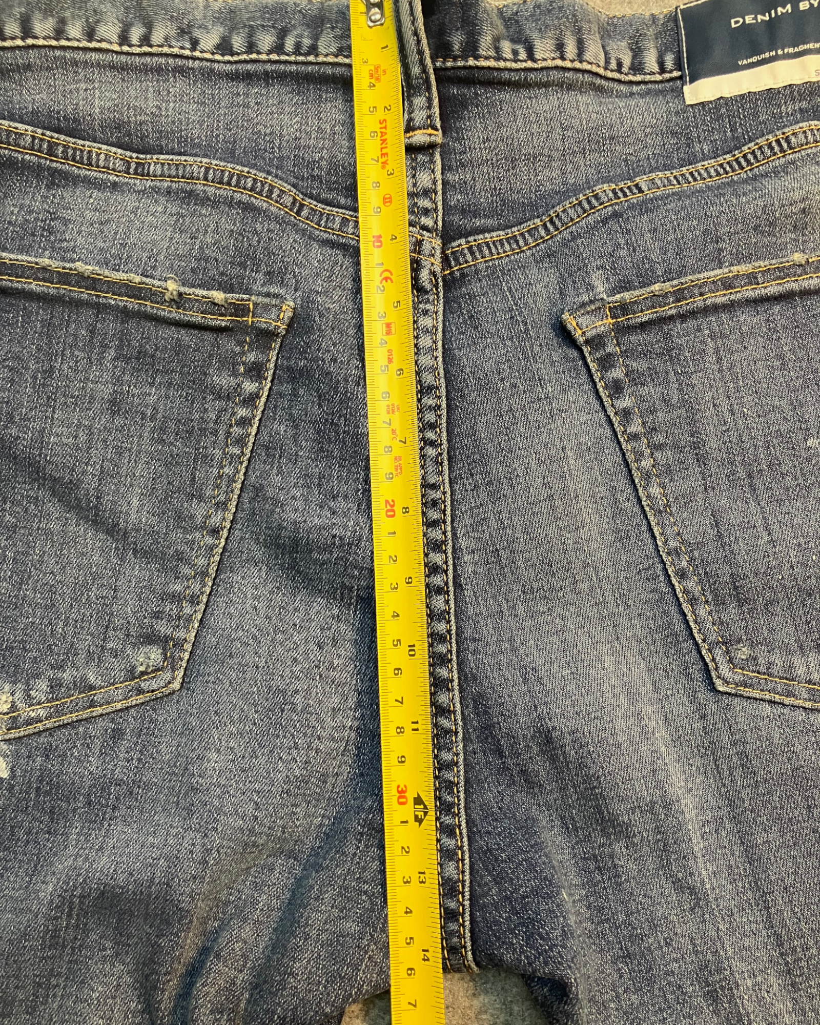 blue distressed skinny jeans