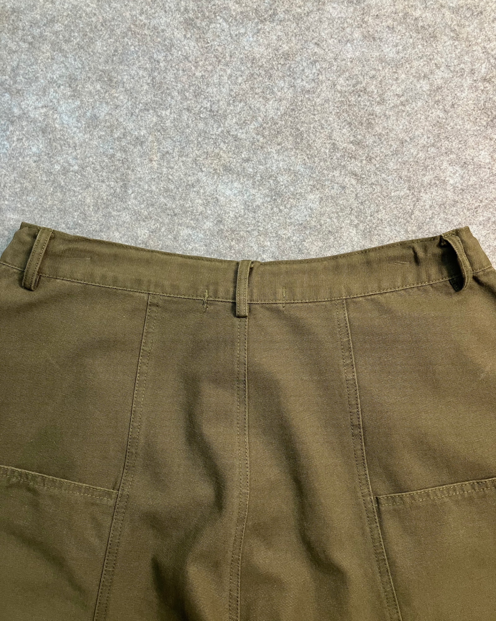 khaki baggy pants