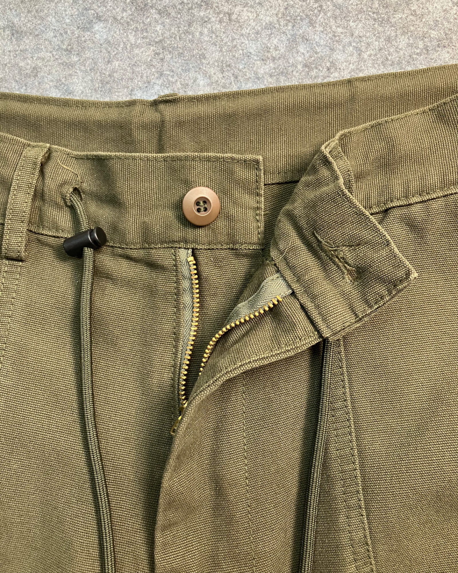khaki baggy pants