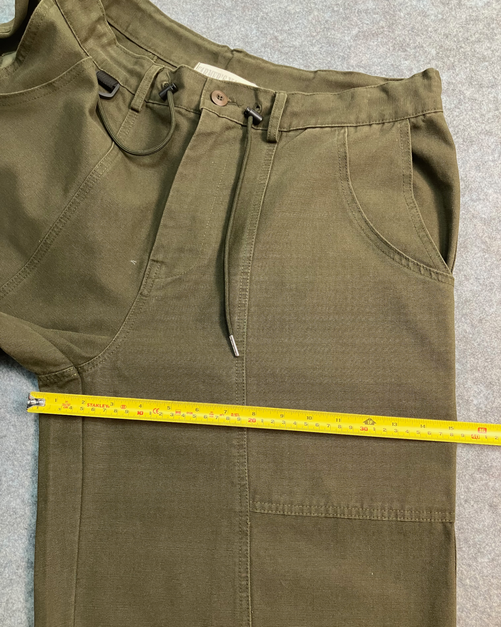 khaki baggy pants