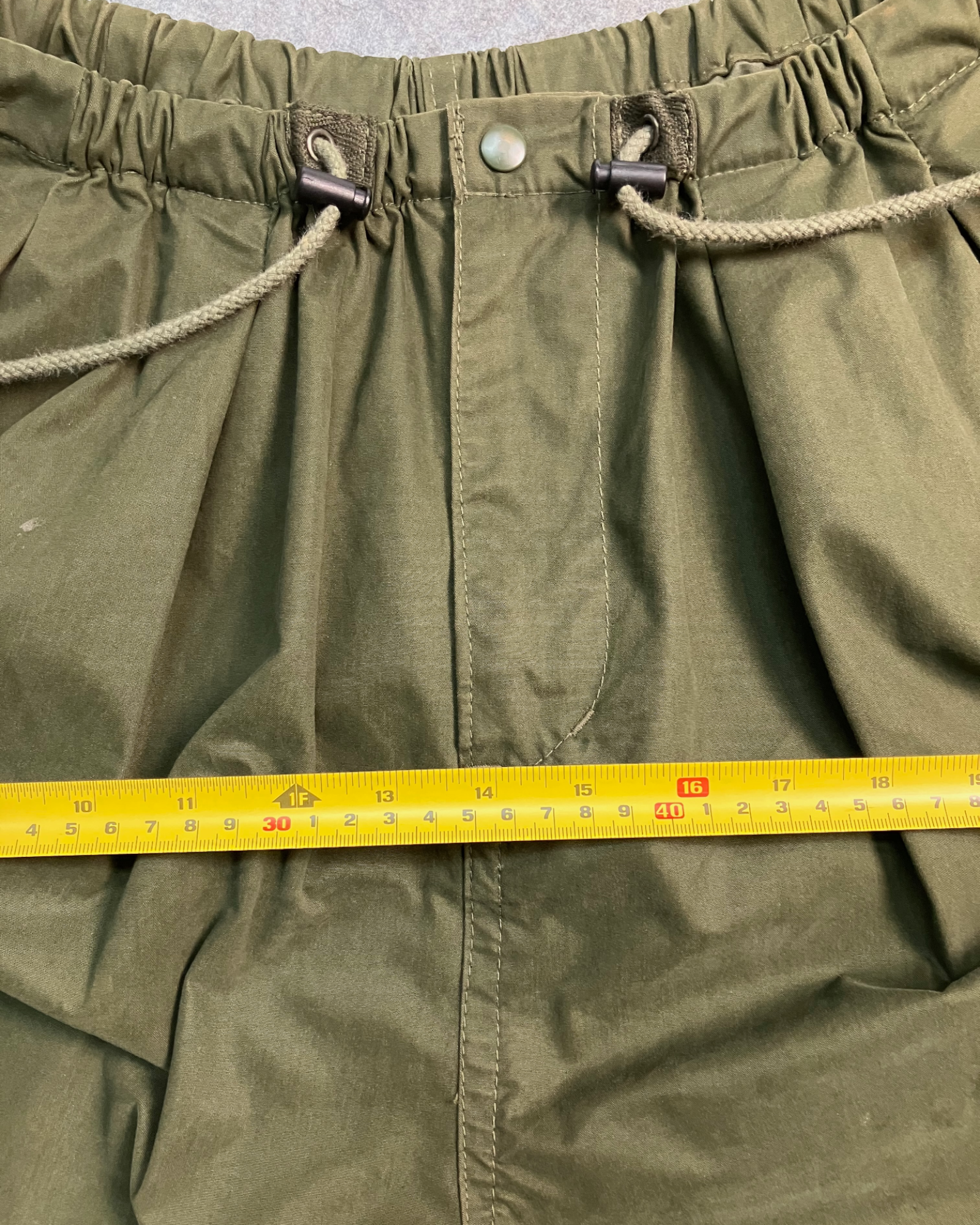 olive cargo balloon-pants