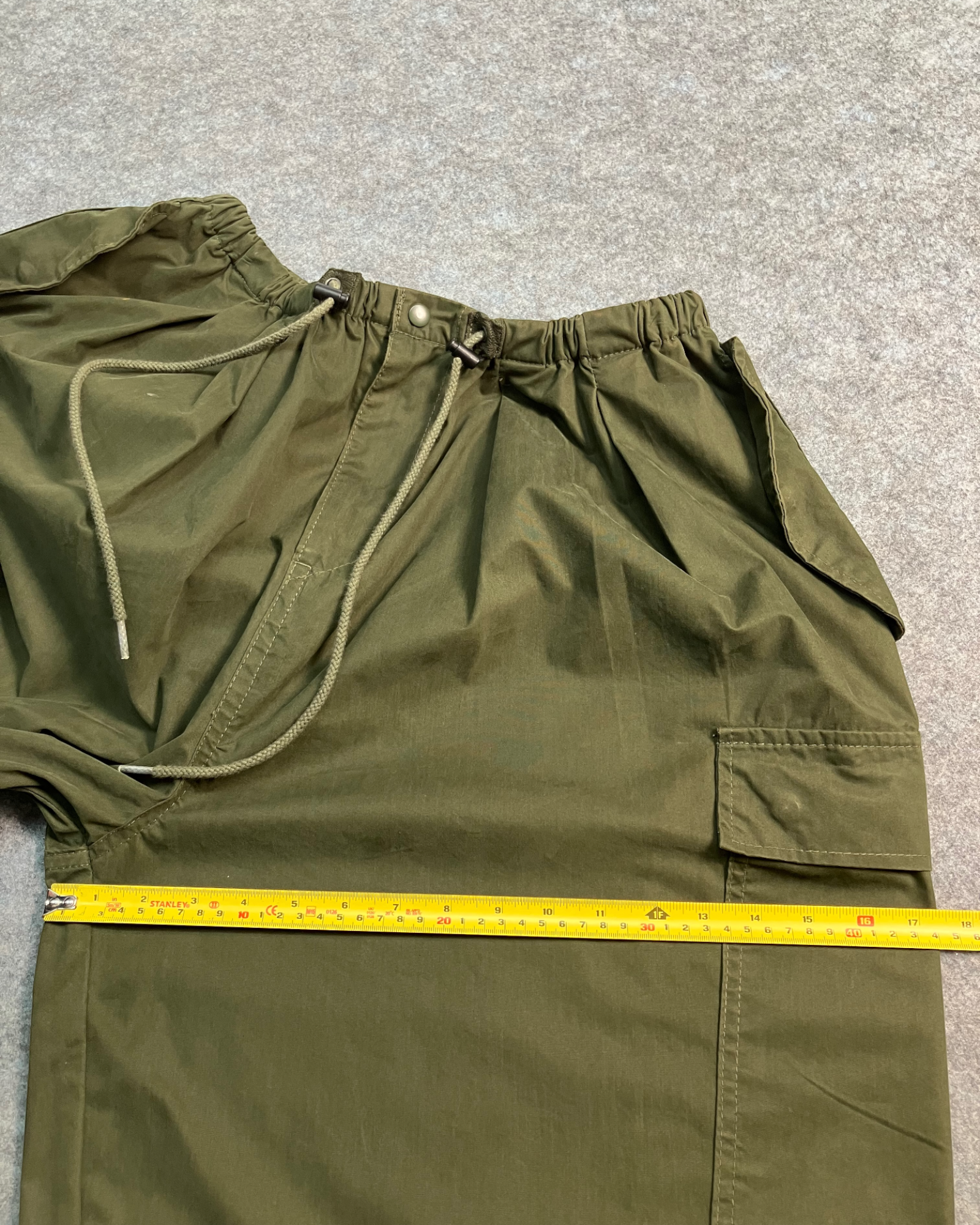 olive cargo balloon-pants