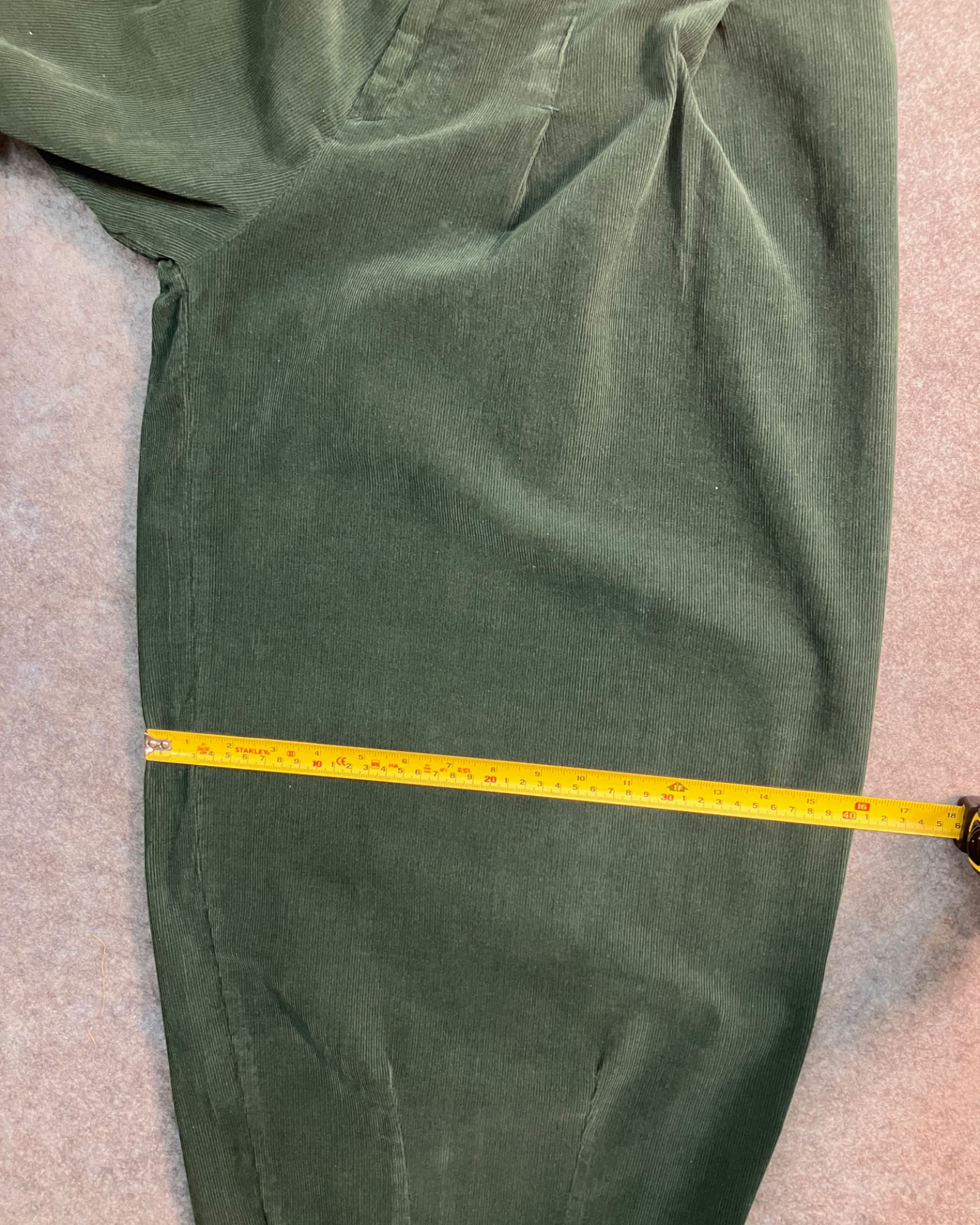 green corduroy balloon-pants