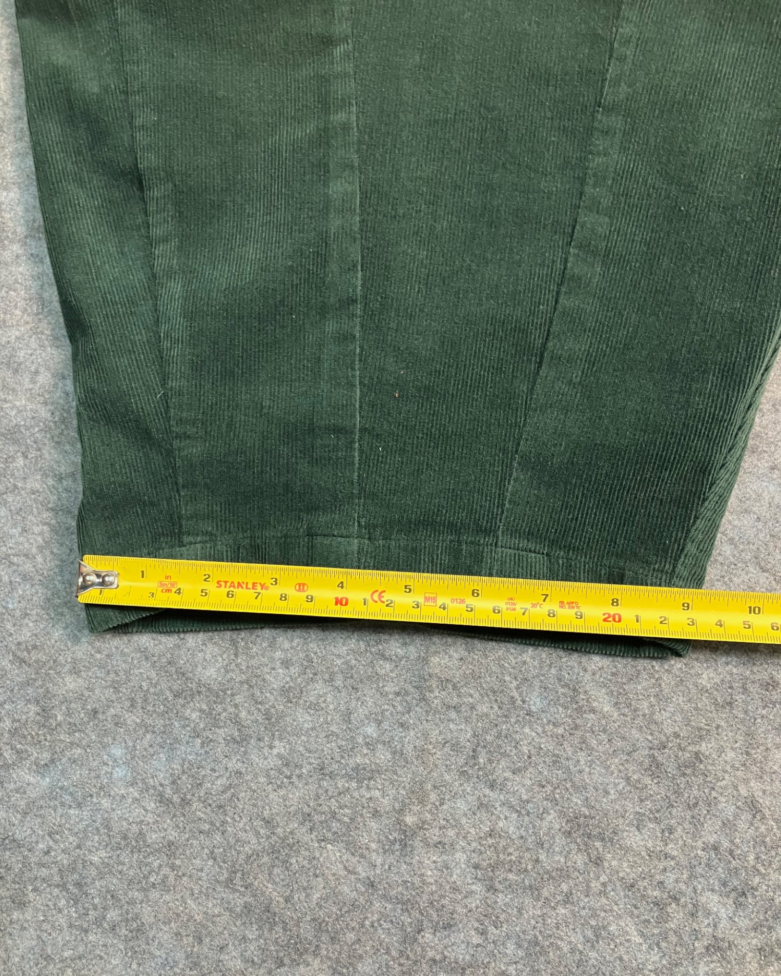 green corduroy balloon-pants