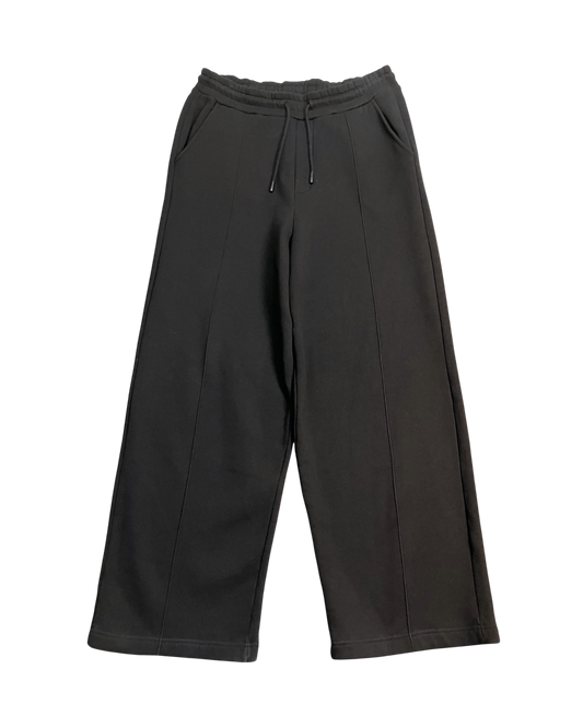black loose-fit pants