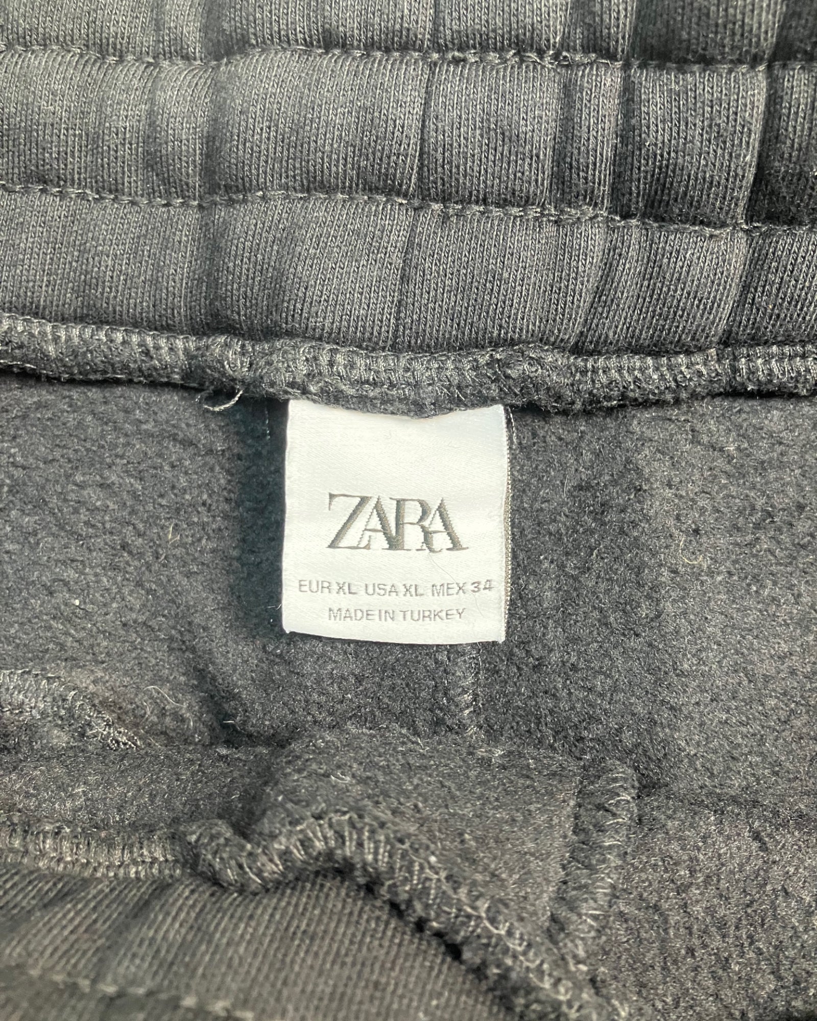 black loose-fit pants