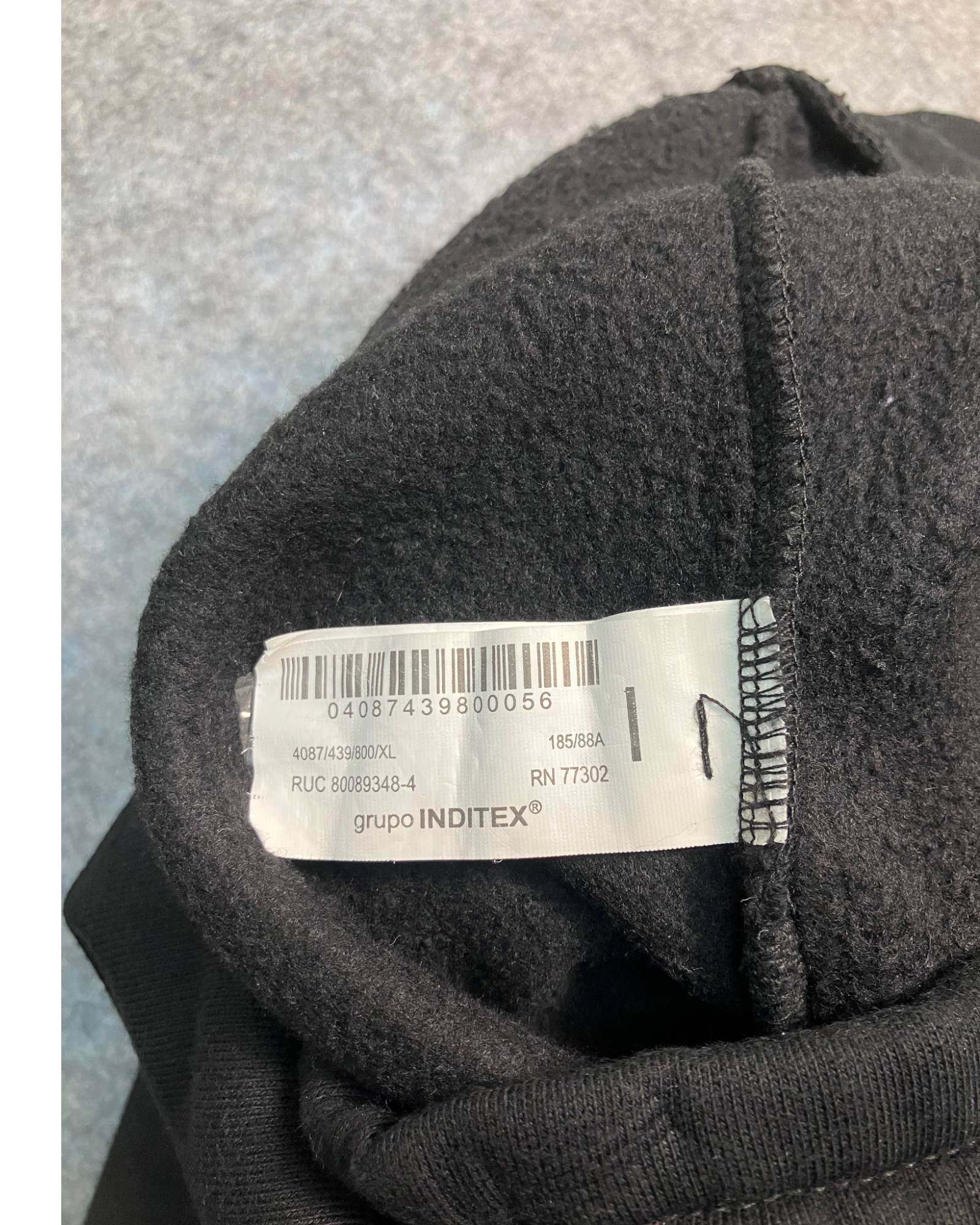 black loose-fit pants