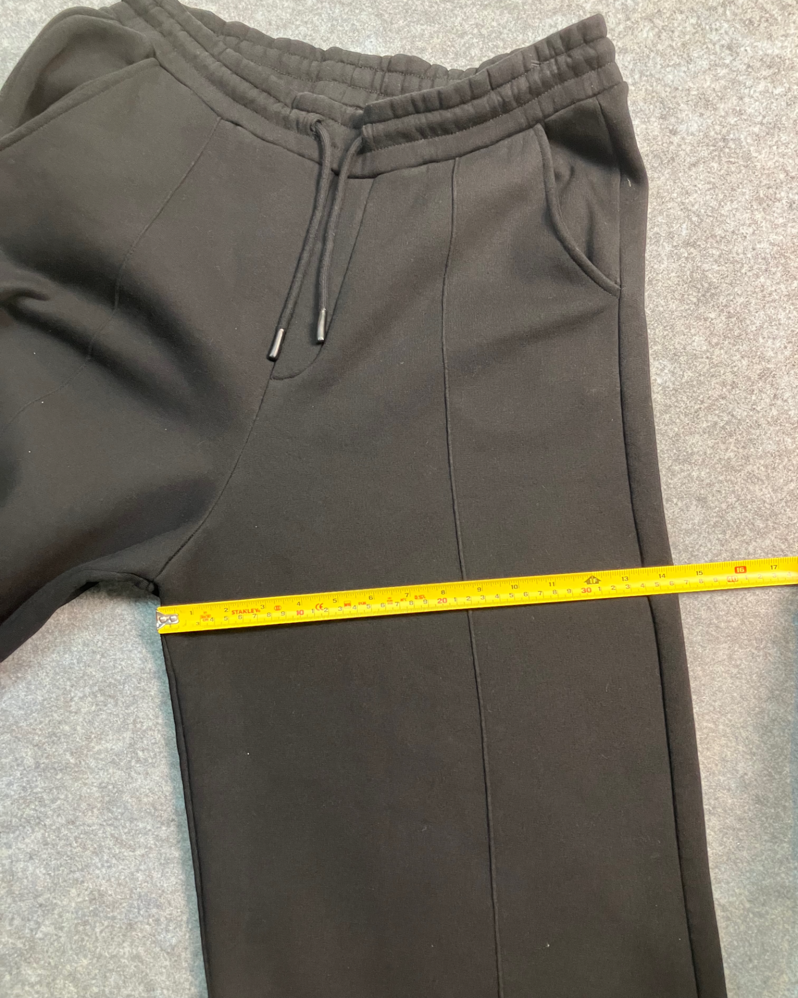 black loose-fit pants