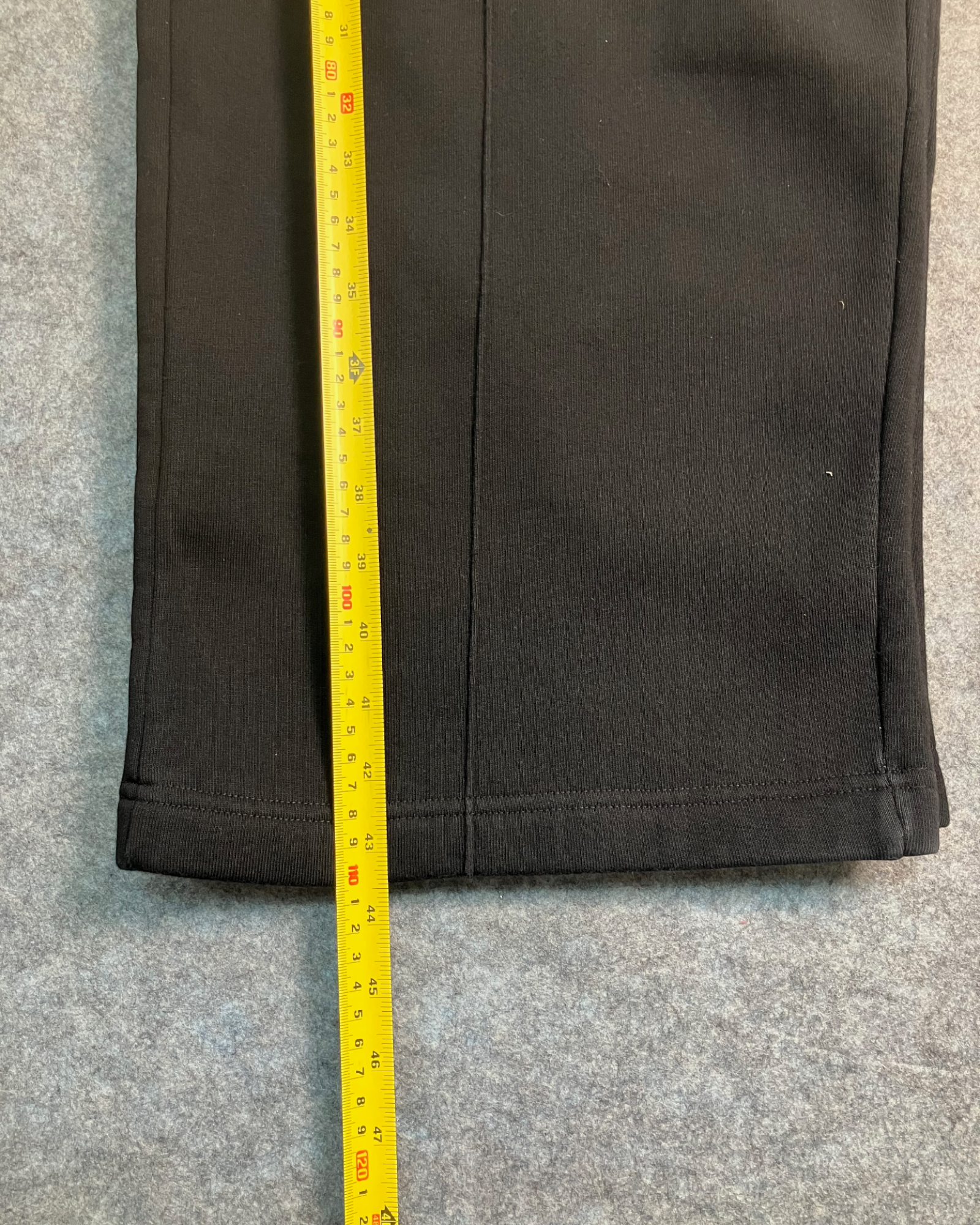 black loose-fit pants