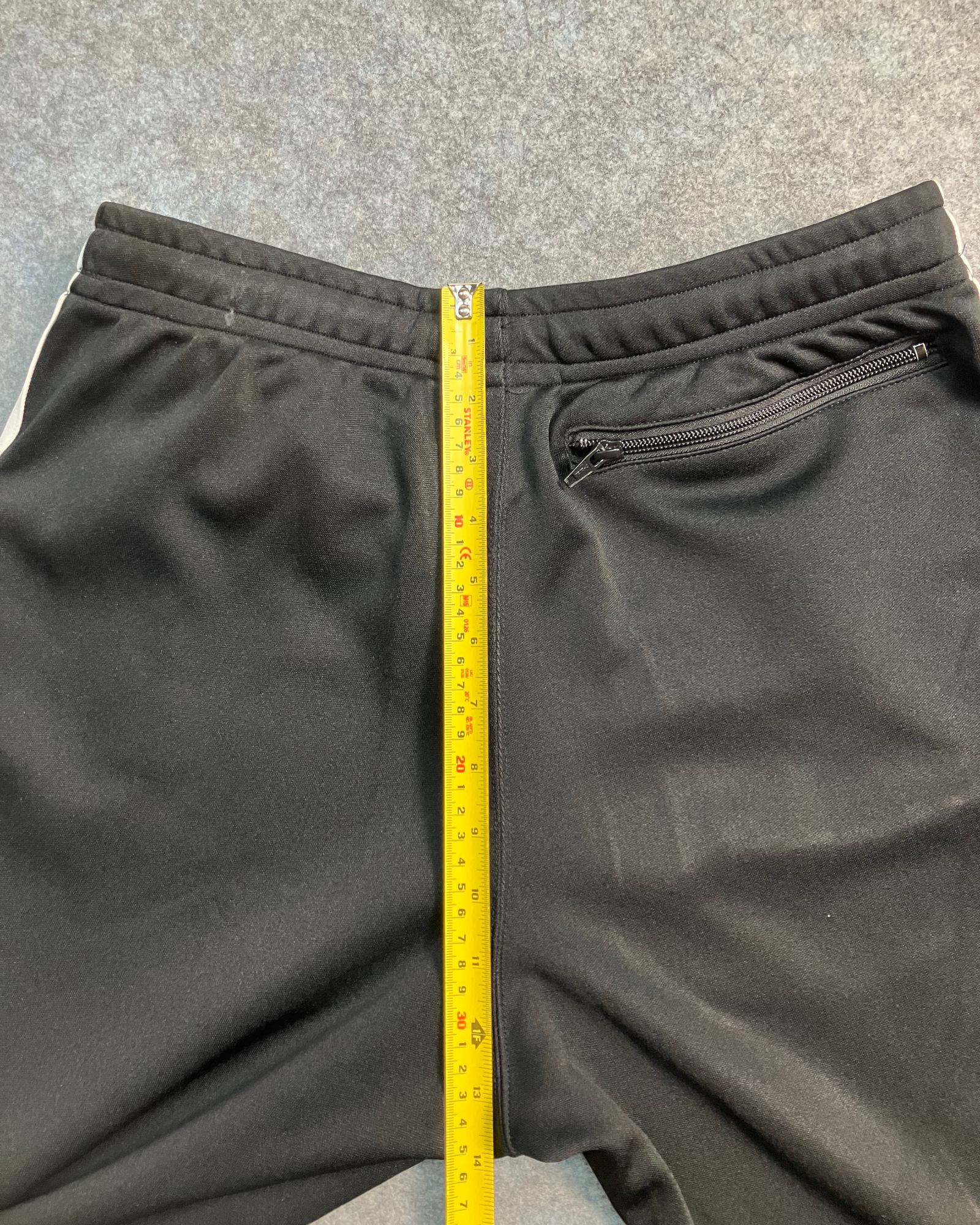 black regular sweat-pants