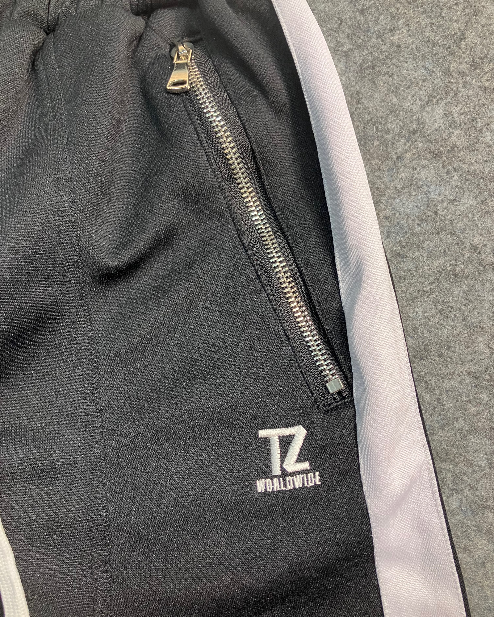 black slim-fit sweat pants