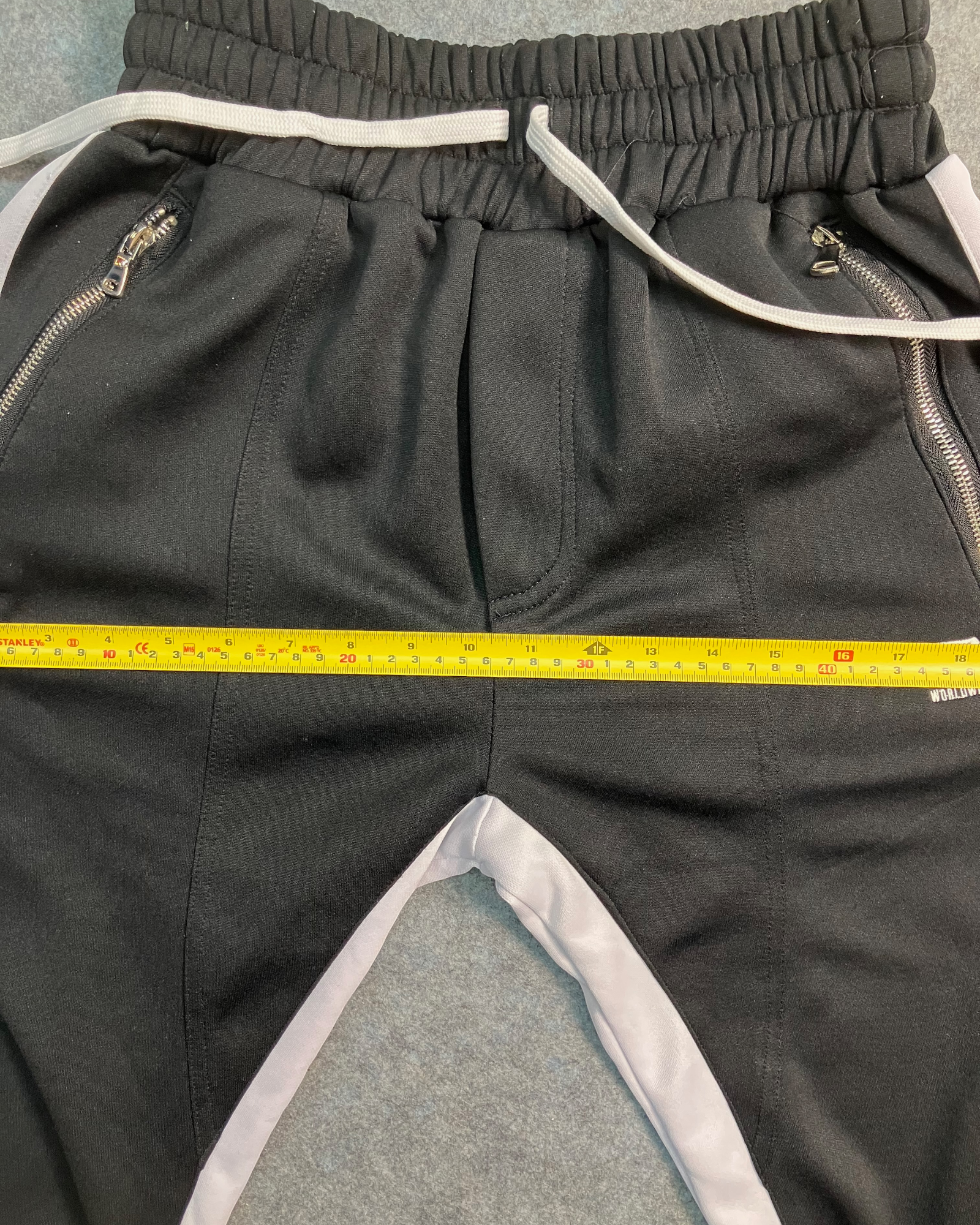 black slim-fit sweat pants