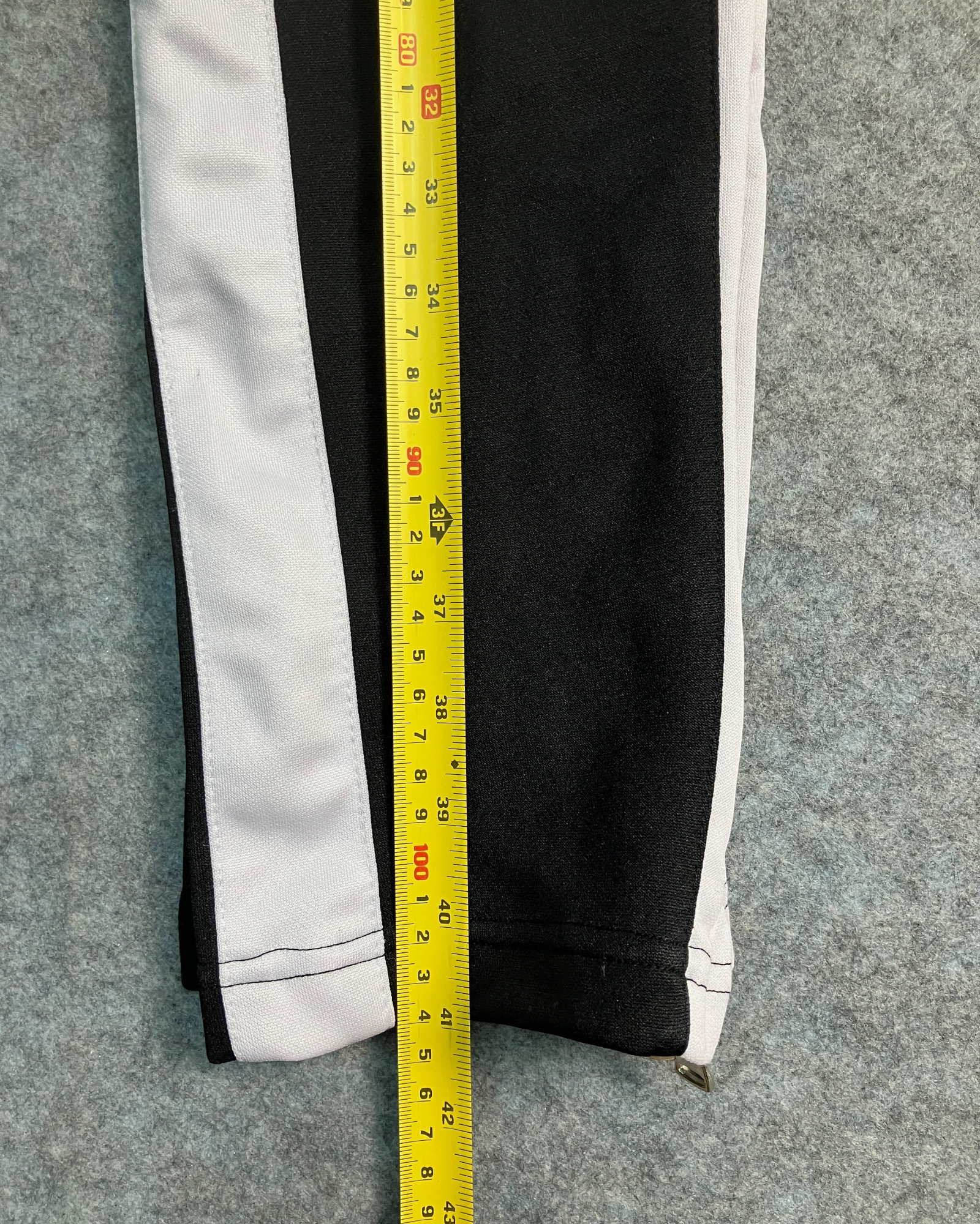 black slim-fit sweat pants