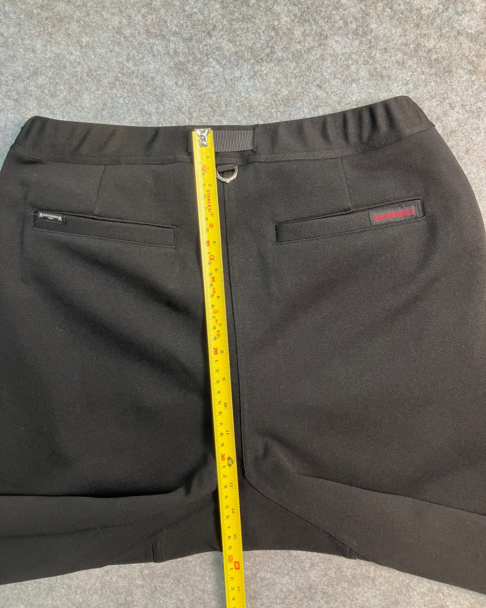 black loose-fit pants