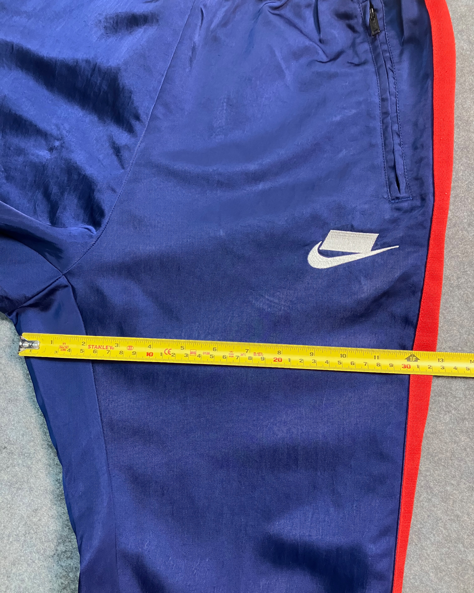 blue jogger pants