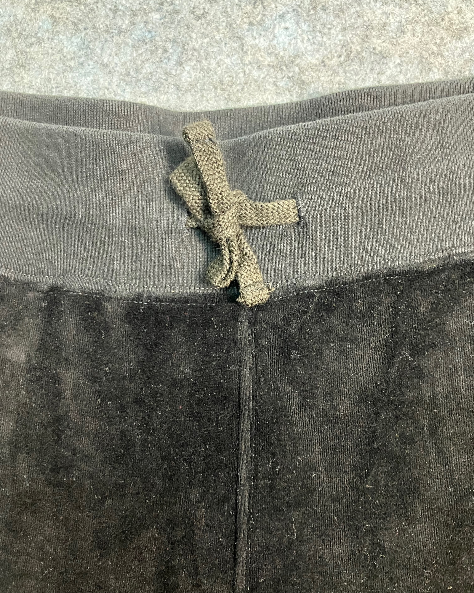 black regular sweat-pants