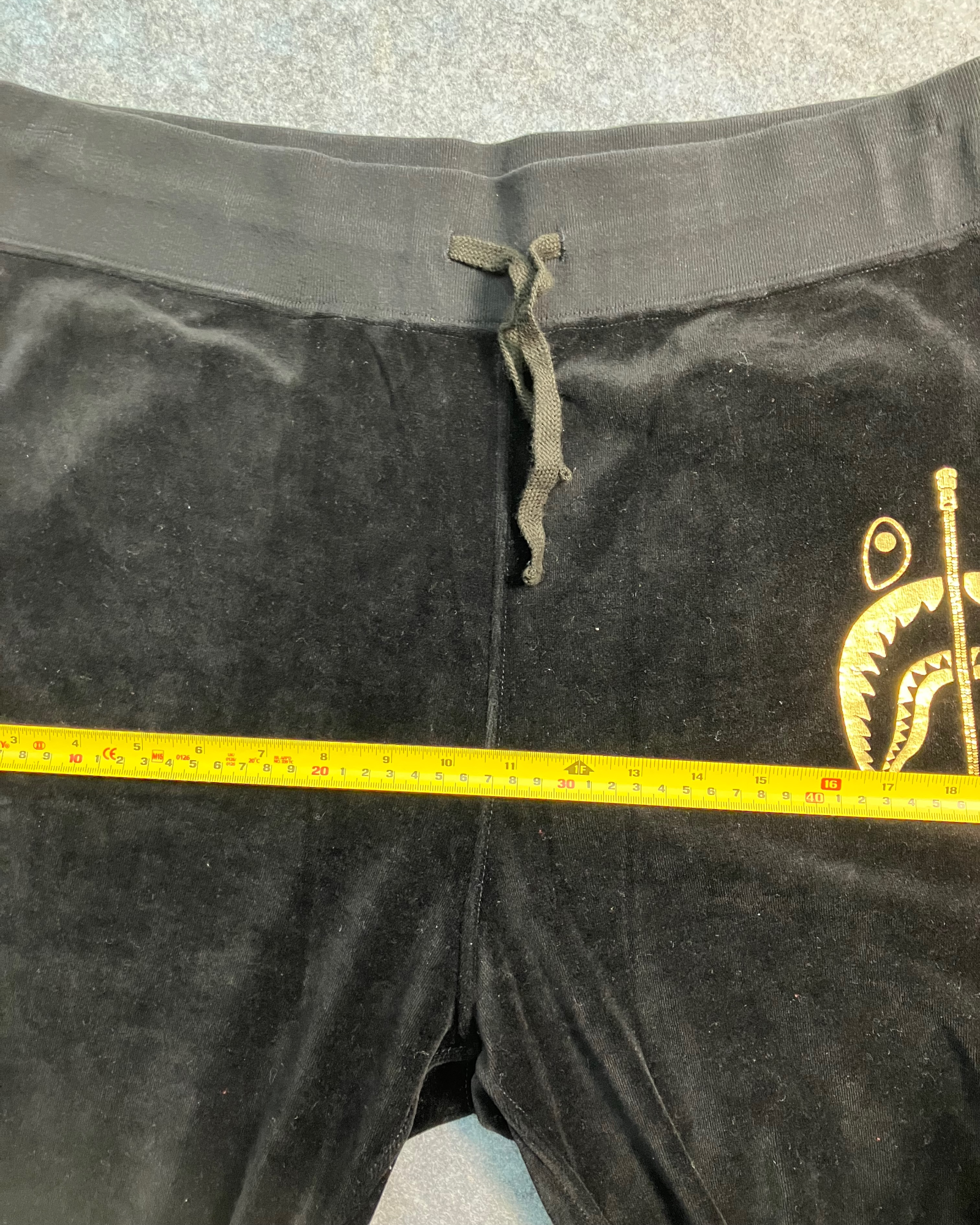 black regular sweat-pants