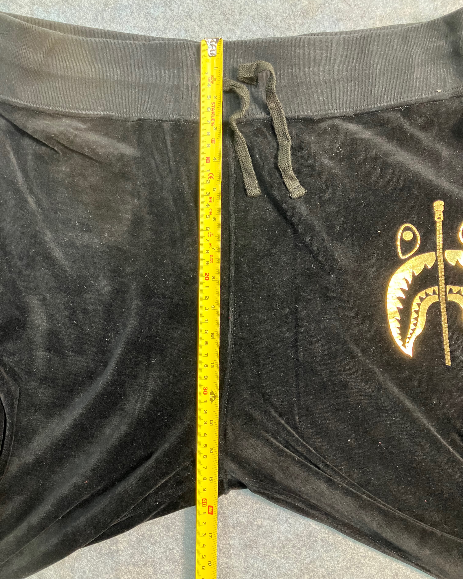 black regular sweat-pants