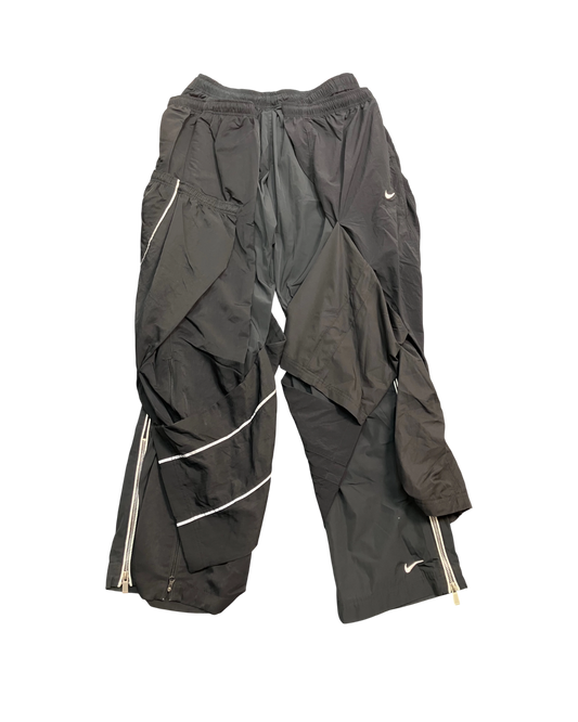 black layer jumbo pants