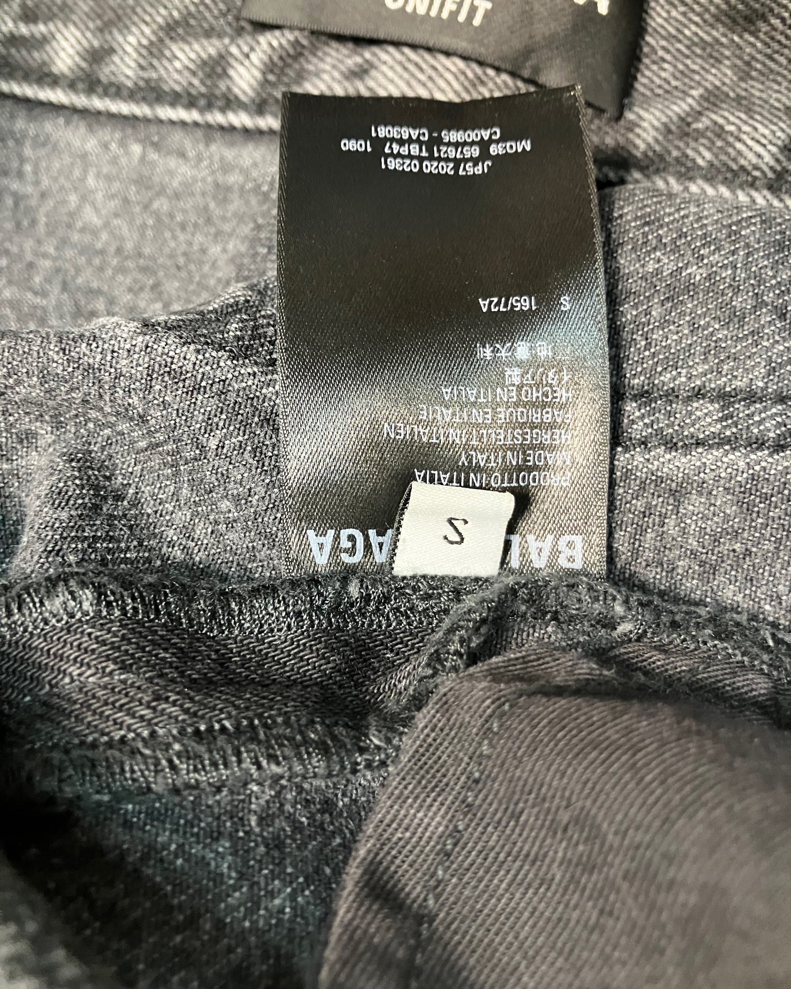 black denim distressed shorts